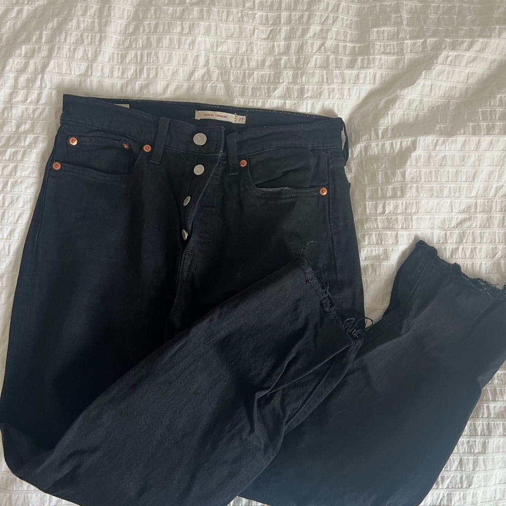 Levi’s wedgie straight size 27